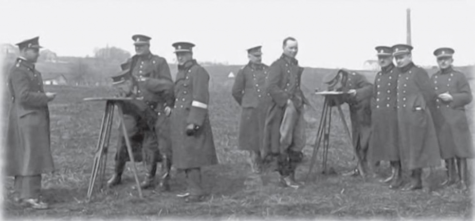 1918_1934_20_dustojnici_vzu.jpg