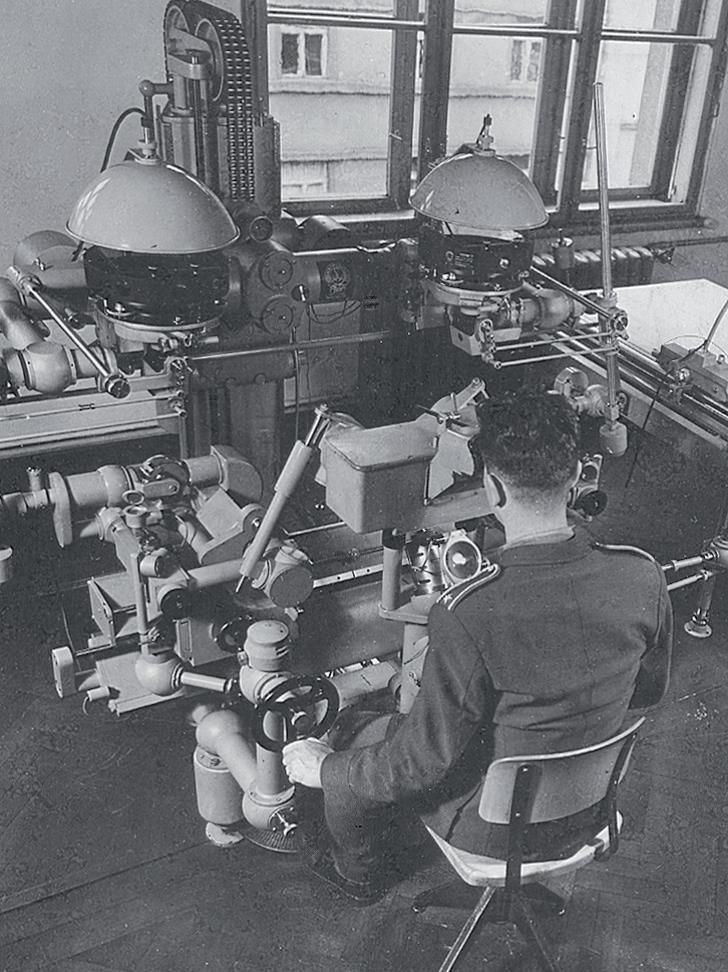 1935_1949_11_stereoplanigraf_zeiss_5.jpg